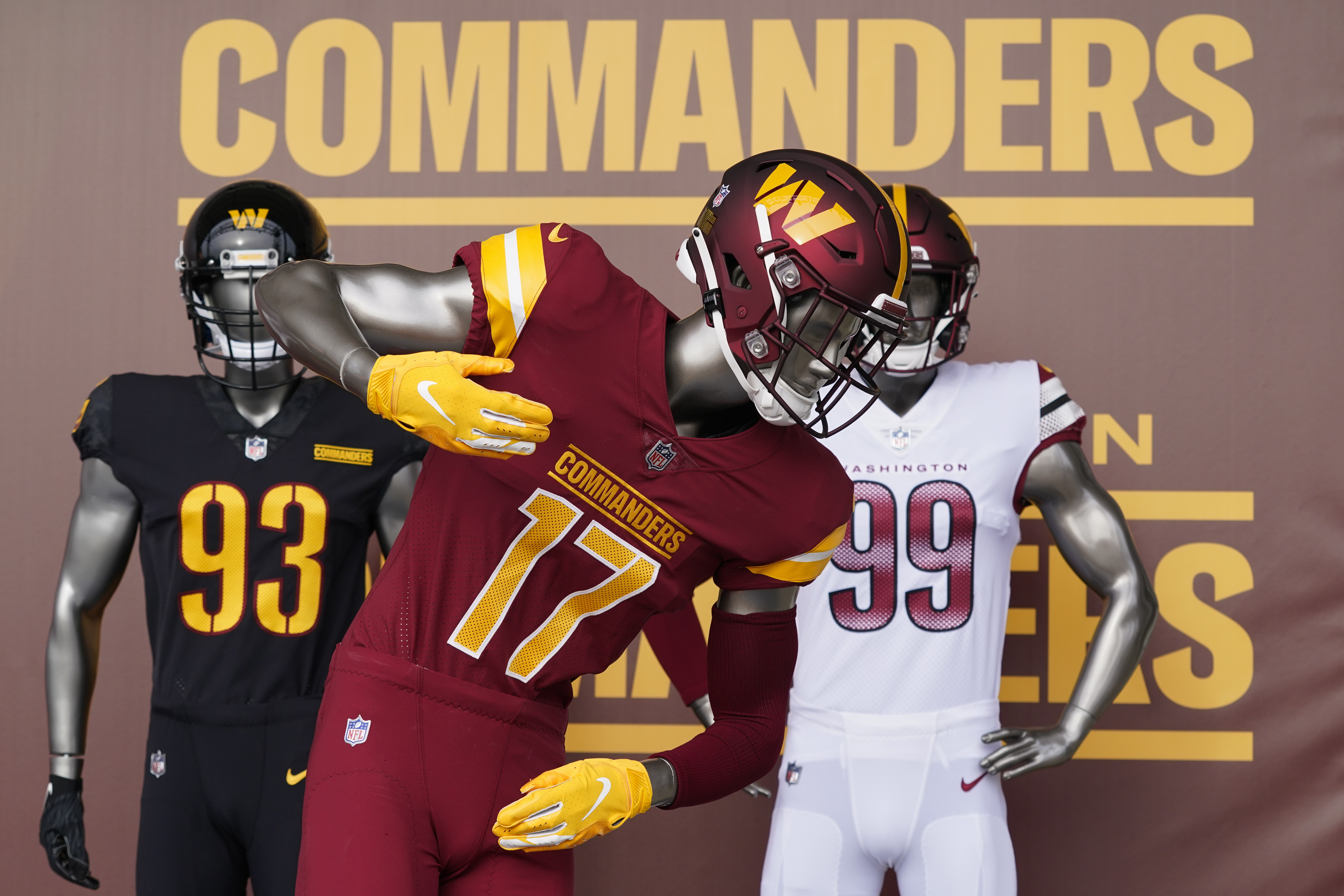 Trump threatens to hold up stadium deal if Washington Commanders