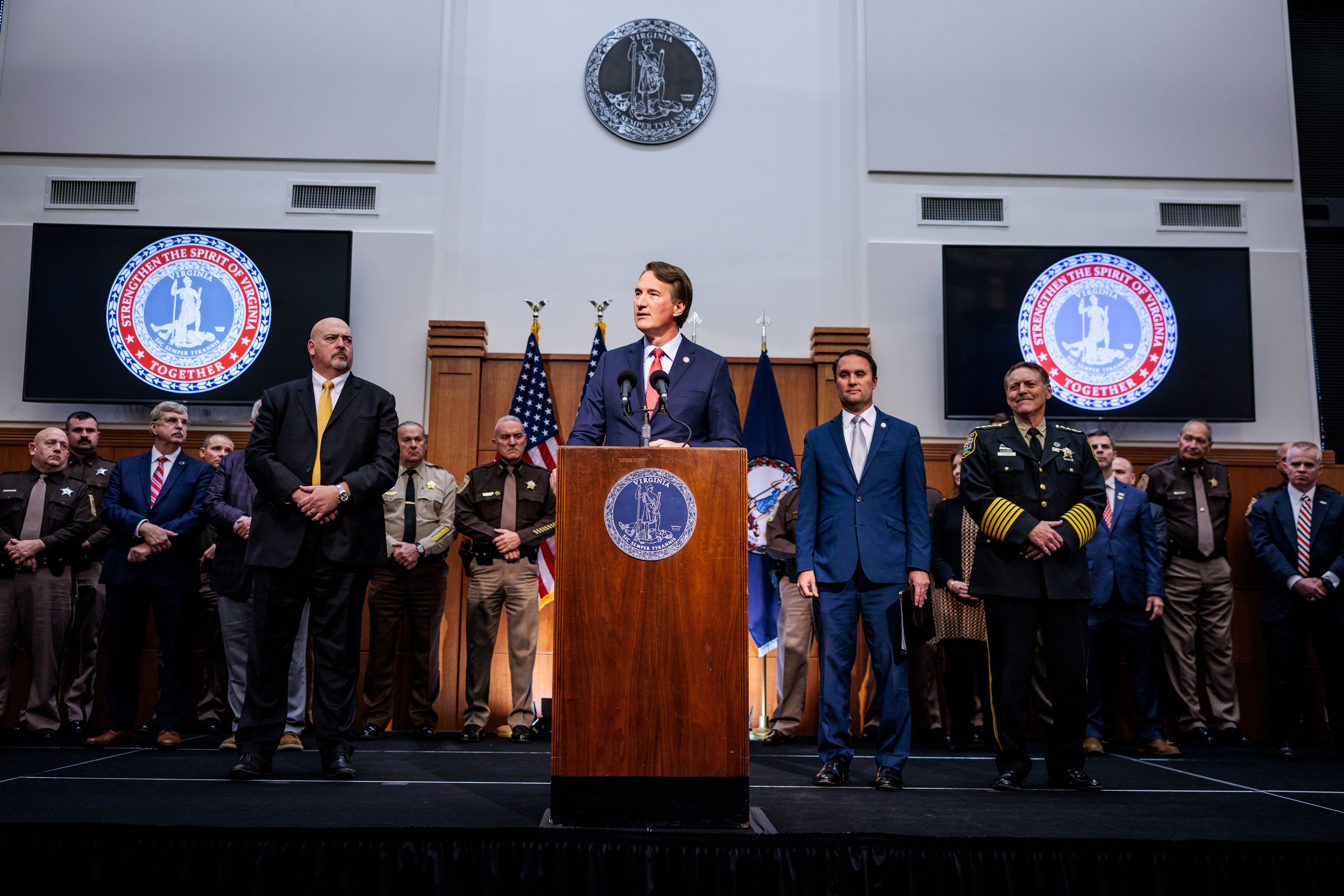 Youngkin announces arrests of more than 500 immigrants by security