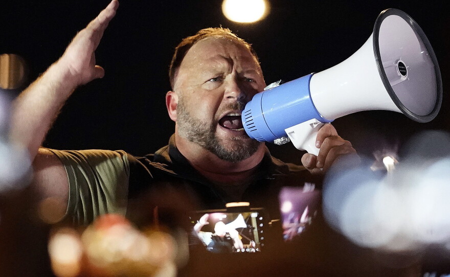 does alex jones smoke cigarettes E-Cigarette and Vaping Illness The Unique Job of Smoking