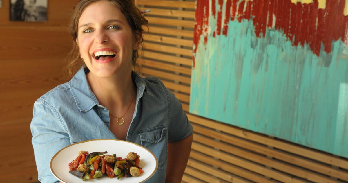 a peek inside her agenda: chef liz Images High Quality... Season 3 Preview