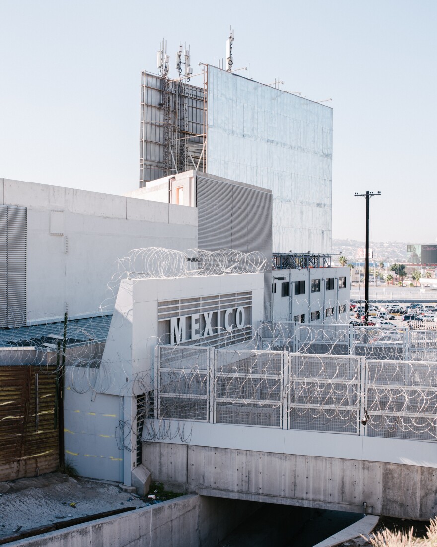 The Mexican port of entry at San Ysidro, Calif. The number of Central American migrants who arrived in Tijuana in a caravan in November has dropped from 8,000 to 2,000.