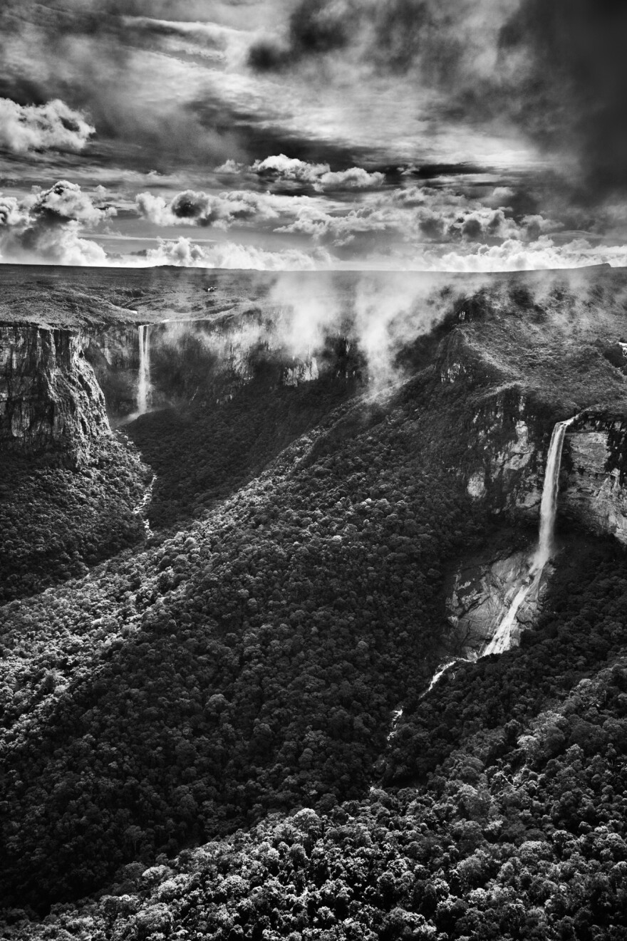 Aracá State Park. El Dorado Falls and Desabamento Falls. Tepuis are geological mesa formations with sandstone and quartzite soil, and with water plunging down their sides in waterfalls. State of Amazonas, 2019.